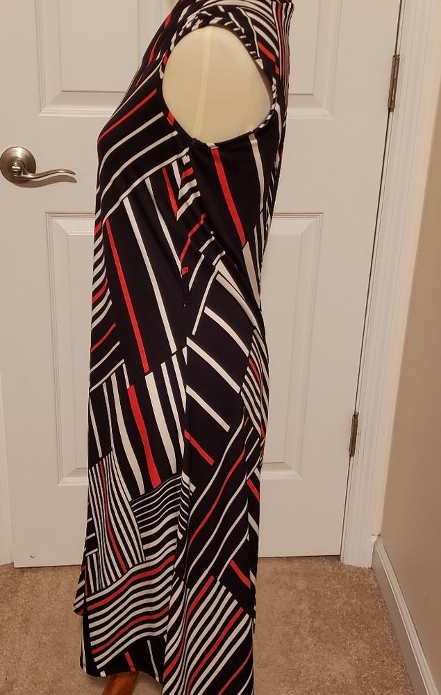 Dress - Picture 2 of 4